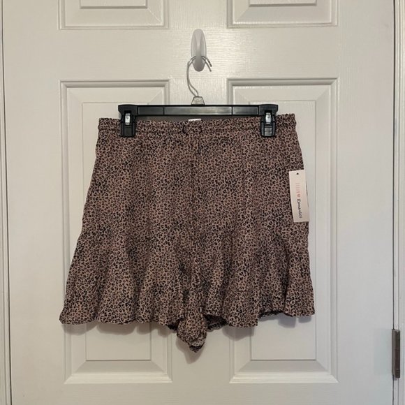 Cheetah Ruffle Shorts Size M - Picture 1 of 3